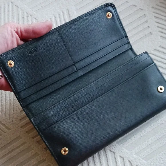 Prada Black Bow Accent Saffiano lLeatherWallet - Picture 8 of 10